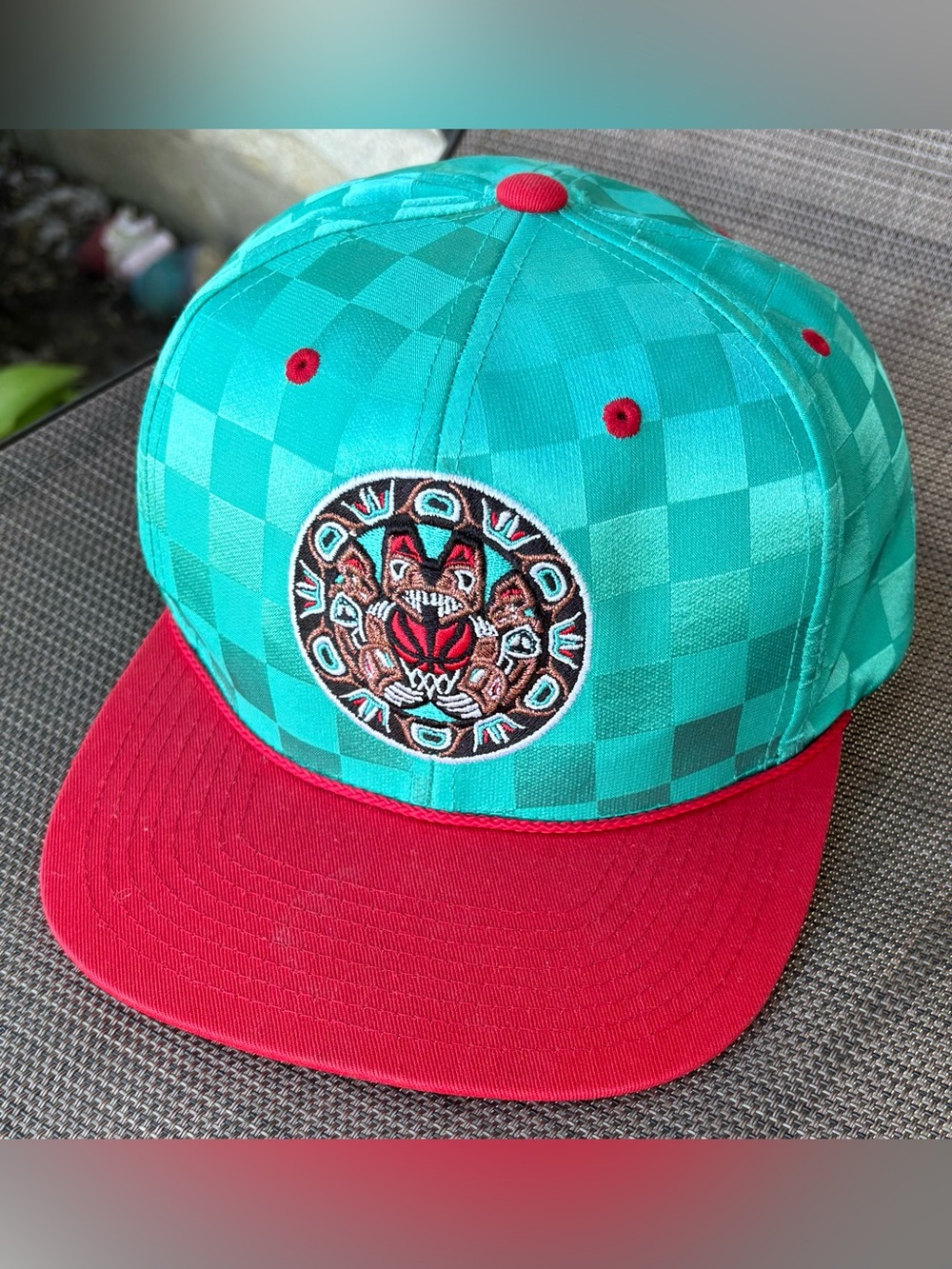 Mitchell & Ness Vancouver Grizzlies Retro Throwback SnapBack Hat OSFA EUC